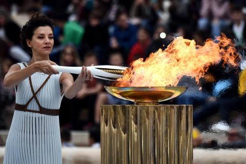 В Олимпии зажжён огонь зимних Олимпийских игр