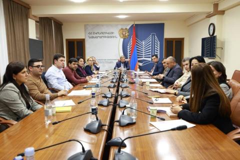 Министр экономики РА обсудил с застройщиками ряд вопросов, касающихся отрасли
