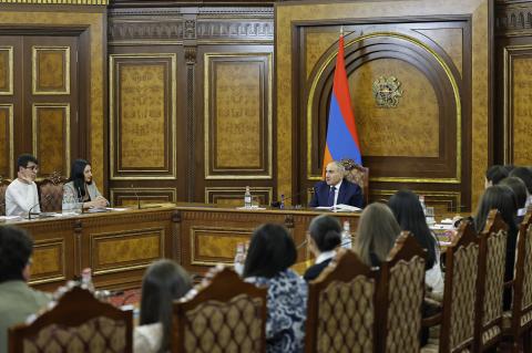 Государство должно укреплять человека, человек должен укреплять государство — премьер-министр