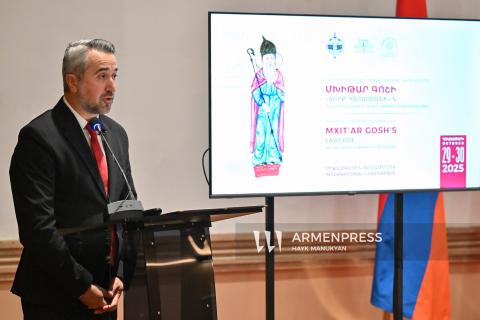 Դատախազությունն ու Մատենադարանը մեկնարկել են Մխիթար Գոշին նվիրված միջազգային գիտաժողովը