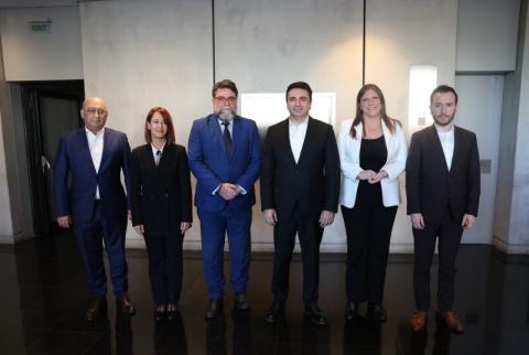 Ален Симонян встретился с руководителем парламентской группы дружбы Греция-Армения