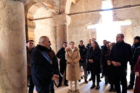 Սա Իրական Հայաստանն է, որի առաջին կոմպոնենտը լեգիտիմությունն է․ վարչապետը քաղաքացիների խմբի հետ այցելել է Կիրանց