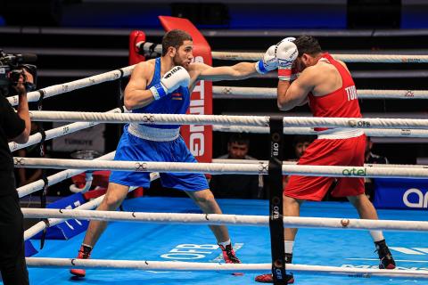 Боксер Рафаэль Оганесян вышел в четвертьфинал чемпионата Азии