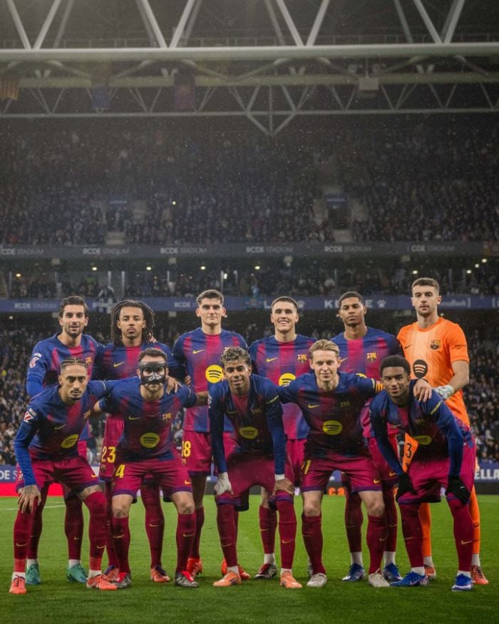 Իսպանիայի առաջնության 18-րդ տուրում չեմպիոն «Բարսելոնան» հյուրընկալվեց «Էսպանյոլին» եւ հաղթեց 2:0 հաշվով։ 86-րդ րոպեին աչքի ընկավ իսպանացի կիսապաշտպան Դանի Օլմոն (տեսանյութ)։ 90-րդ րոպեին հյուրերի առավելությունը կրկնապատկեց լեհ հարձակվող Ռոբերտ Լեւանդովսկին (տեսանյութ)։ «Բարսելոնան» 49 միավորով գլխավորում է մրցաշարային աղյուսակը, «Էսպանյոլը» 5-րդն է՝ 33 միավոր։ Standings provided by Sofascore Հետևեք NEWS.am SPORT-ին Facebook-ում, Twitter և Telegram-ում