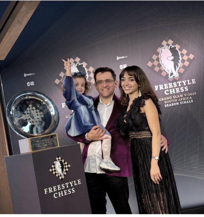 2025 թվականին ամենաշատ վաստակած գրոսմայստերը նորվեգացի Մագնուս Կարլսենն է։ Շախմատի աշխարհի 16-րդ չեմպիոնն անցած տարի մասնակցել է 16 մրցաշարի եւ վաստակել է 1,455 միլիոն դոլար, հաղորդում է Chess.com-ը։ Երկրորդ տեղում է ամերիկացի Ֆաբիանո Կարուանան, որը մասնակցել է 19 մրցաշարի եւ վաստակել է 889 հազար դոլար։ Հայաստանի հավաքականի նախկին առաջատար Լեւոն Արոնյանը (ԱՄՆ) եզրափակում է առաջատար եռյակը։ Նա մասնակցել է 15 մրցաշարի եւ վաստակել է 751 հազար դոլար։ Հաշվարկը կատարելիս ներառվել են հաղթանակի համար առնվազն 10 հազար դոլար մրցանակով մրցաշարերը։ Հետևեք NEWS.am SPORT-ին Facebook-ում, Twitter և Telegram-ում