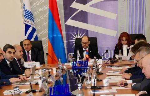 Под руководством Араика Арутюняна состоялось заседание Управляющего совета Академии государственного управления РА