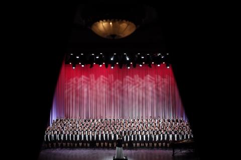 Երևանի մշակութային օջախների 300 սաների կատարմամբ կայացել է Մանսուրյանի «Խաղիկներ» խմբերգային ստեղծագործության համաշխարհային բեմելը