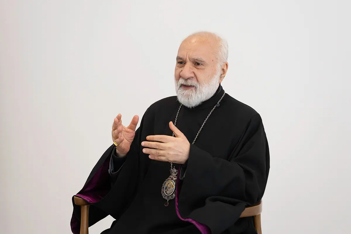 Դատարանը պարտավորեցել է քրեական վարույթ նախաձեռնել Նաթան Սրբազանի հեռախոսային խոսակցությունների գաղտնիությունը ապօրինի խախտելու առիթով, այս մասին գրել է փաստաբան Արա Զոհրաբյանը։