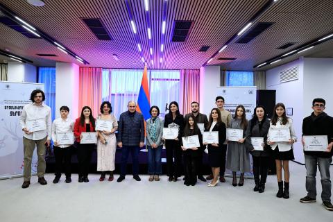 Վարչապետը ներկա է գտնվել հեղինակային երգի հանրապետական մրցույթ-փառատոնի գալա-համերգին