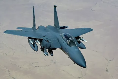 Военные самолёты США активно перемещаются между базами в Европе и на Аравийском полуострове