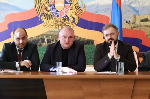 Министр экономики РА встретился с жителями Араратской области