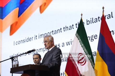 По словам вице-премьера, правительство Армении предпринимает последовательные шаги для расширения и углубления стратегических связей с Ираном