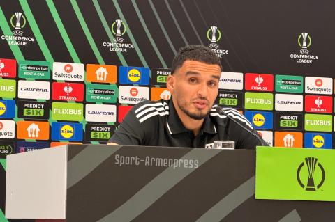 Футболист «Ноа» Имран Улад Омар подходит к матчу против «АЗ Алкмар» в хорошей форме