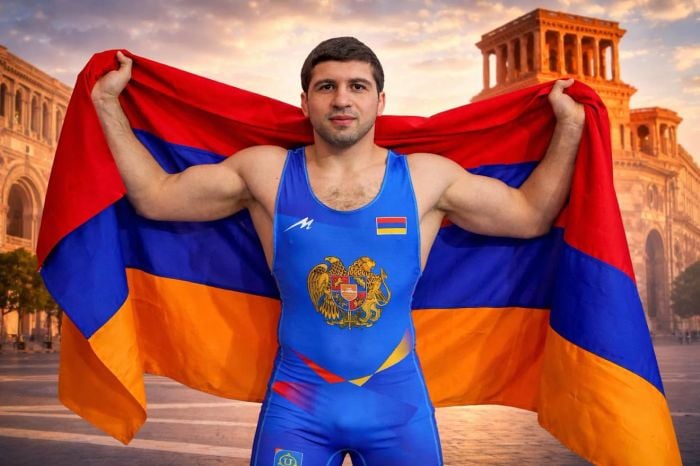 Փարիզի Օլիմպիական խաղերի բրոնզե մեդալակիր, աշխարհի կրկնակի չեմպիոն, Եվրոպայի քառակի չեմպիոն Մալխաս Ամոյանը դուրս եկավ Ալբանիայի մայրաքաղաք Տիրանայում անցկացվող հունահռոմեական ըմբշամարտի Եվրոպայի առաջնության եզրափակիչ 77 կգ քաշային կարգում։ Մալխաս Ամոյանը կիսաեզրափակիչում 3:1 հաշվով հաղթեց Մոլդովայի ներկայացուցիչ Ալեքսանդր Գուտուին։ 55 կգ քաշային Մանվել Խաչատրյանը կիսաեզրափակիչում 1:3 հաշվով պարտվեց վրացի Վախթանգ Լոլուային եւ բրոնզե մեդալի համար կգոտեմարտի բուլղարացի Ստեֆան Գրիգորովի հետ։ 63 կգ քաշային Կարեն Ասլանյանը բրոնզե մեդալի համար կգոտեմարտի Լեհաստանը ներկայացնող Մայիրբեկ Սալիմովի հետ։ Հետևեք NEWS.am SPORT-ին Facebook-ում, Twitter և Telegram-ում