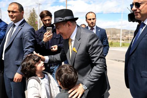 Премьер-министр ознакомился с программами, реализованными в Арагацотнской и Ширакской областях